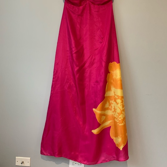Hot pink silk floral dress - Picture 2 of 13